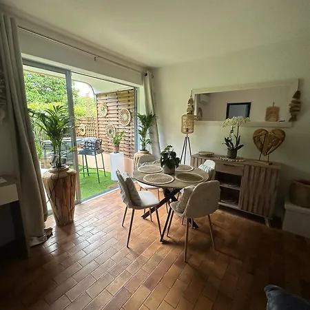 Saint Tropez Centre Parking Et Jardin Prive Inclus Apartment *