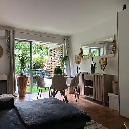 Saint Tropez Centre Parking Et Jardin Prive Inclus Apartment *